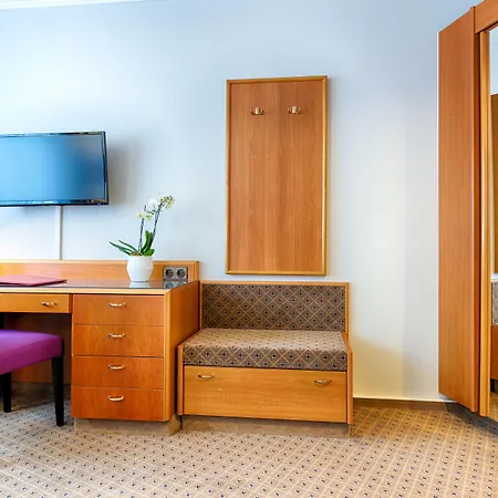 Leonardo Center Hotel 4*