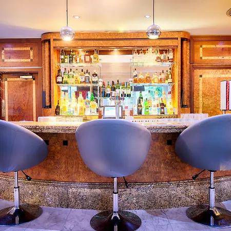 Hotel Leonardo Center 4*