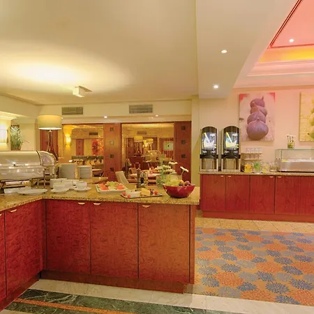 Leonardo Center Hotel