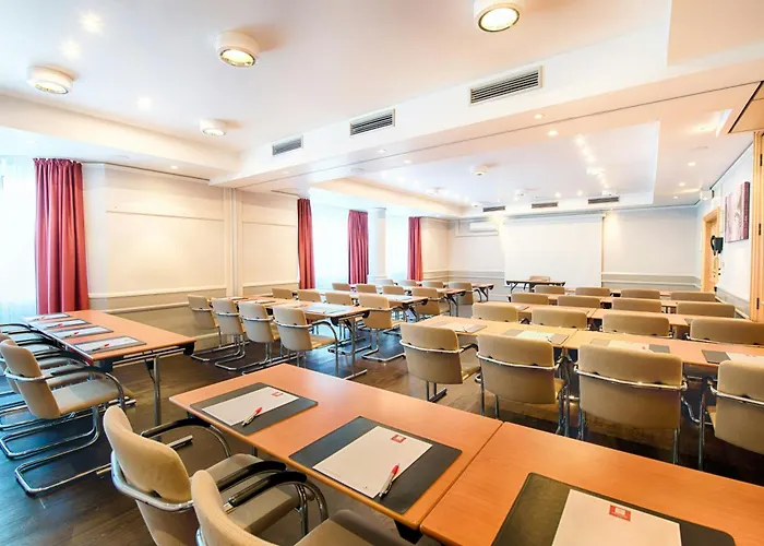 Hotel Leonardo Center 4*