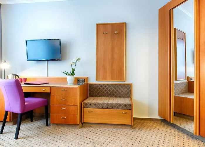 Hotel Leonardo Center 4*