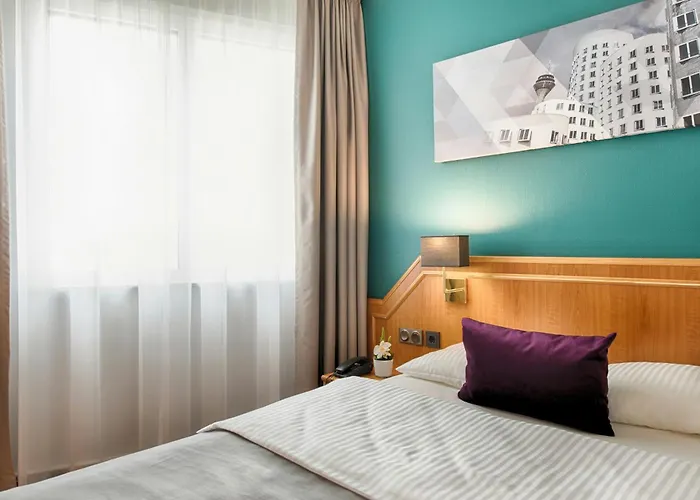 Leonardo Center Hotel