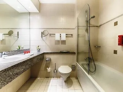 Leonardo Center 4*