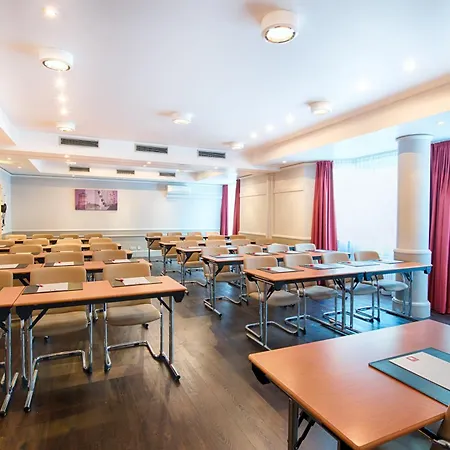 Leonardo Center Hotel 4*