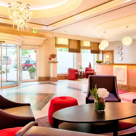 Hotel Leonardo Center 4*