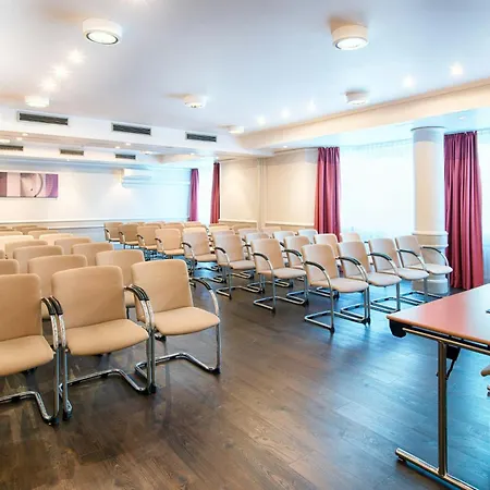 Leonardo Center Hotel 4*