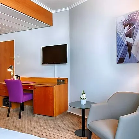 Leonardo Center 4*