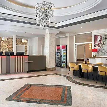 Hotel Leonardo Center 4*