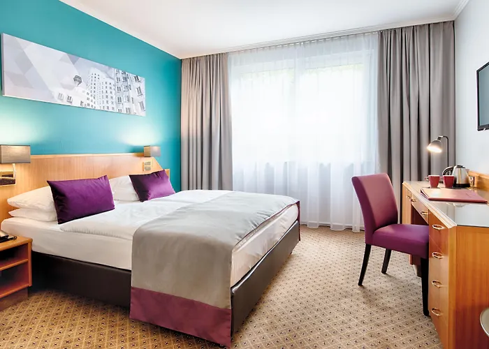 Leonardo Center 4*