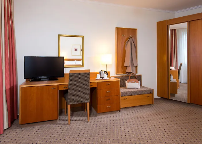 Leonardo Center 4*