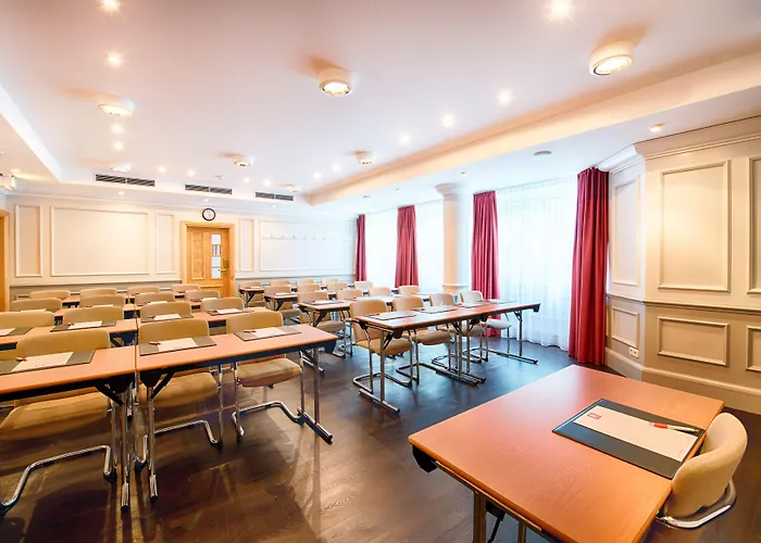 Hotel Leonardo Center 4*