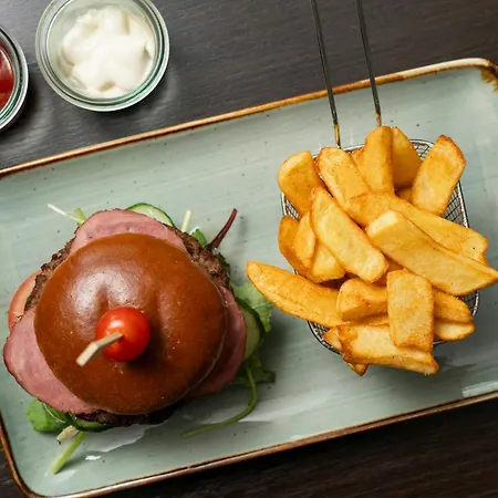 Hotel Leonardo Center